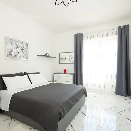 Apartman Free Parking Elmi - Due Passi Dal Maggiore