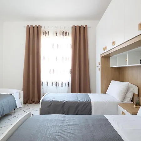 Free Parking Elmi - Due Passi Dal Maggiore * Arona