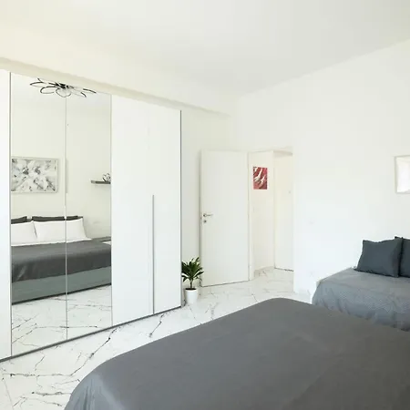 Free Parking Elmi - Due Passi Dal Maggiore *