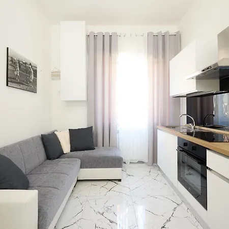 Free Parking - Due Passi Dal Maggiore * Arona