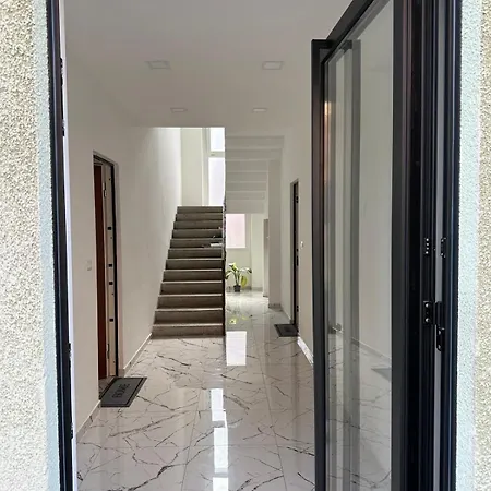 Free Parking Elmi - Due Passi Dal Maggiore Appartement