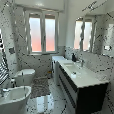 Free Parking Elmi - Due Passi Dal Maggiore