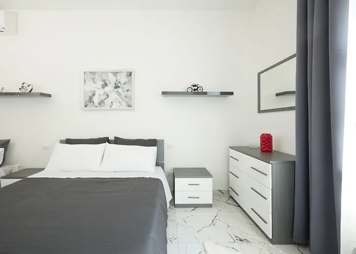 Free Parking Elmi - Due Passi Dal Maggiore