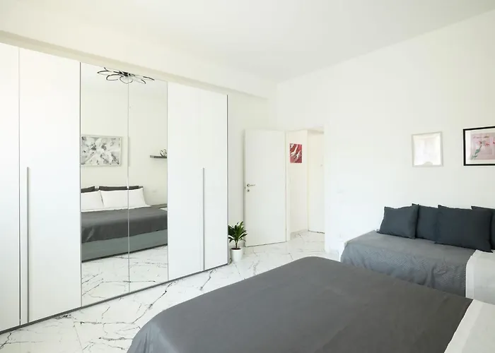 Free Parking Elmi - Due Passi Dal Maggiore *