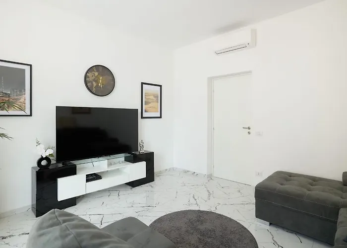 Free Parking Elmi - Due Passi Dal Maggiore