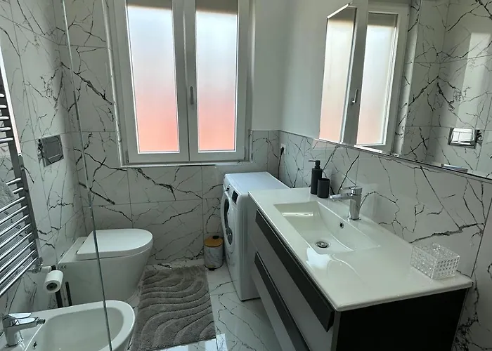 Free Parking Elmi - Due Passi Dal Maggiore