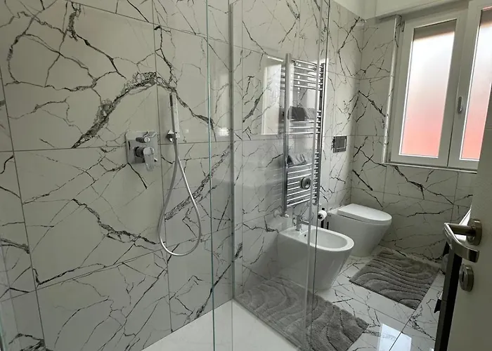 Free Parking Elmi - Due Passi Dal Maggiore דירה