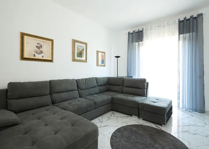 Free Parking Elmi - Due Passi Dal Maggiore Arona